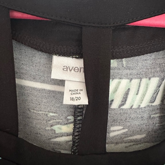 Caged neckline avenue dress - Picture 2 of 2